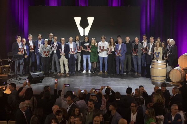 Els guardonats a la 10a edició dels Premis Vinari de vins catalans 2022