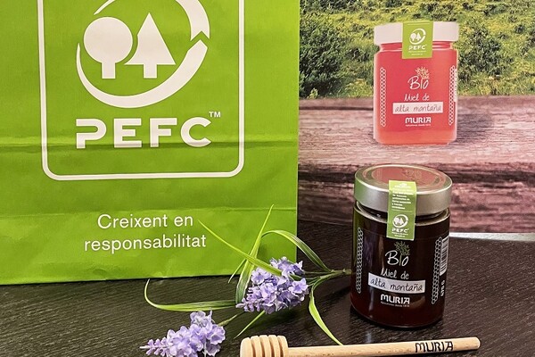 Prototip de la primera mel provinent de boscos sostenibles amb certificació PEFC